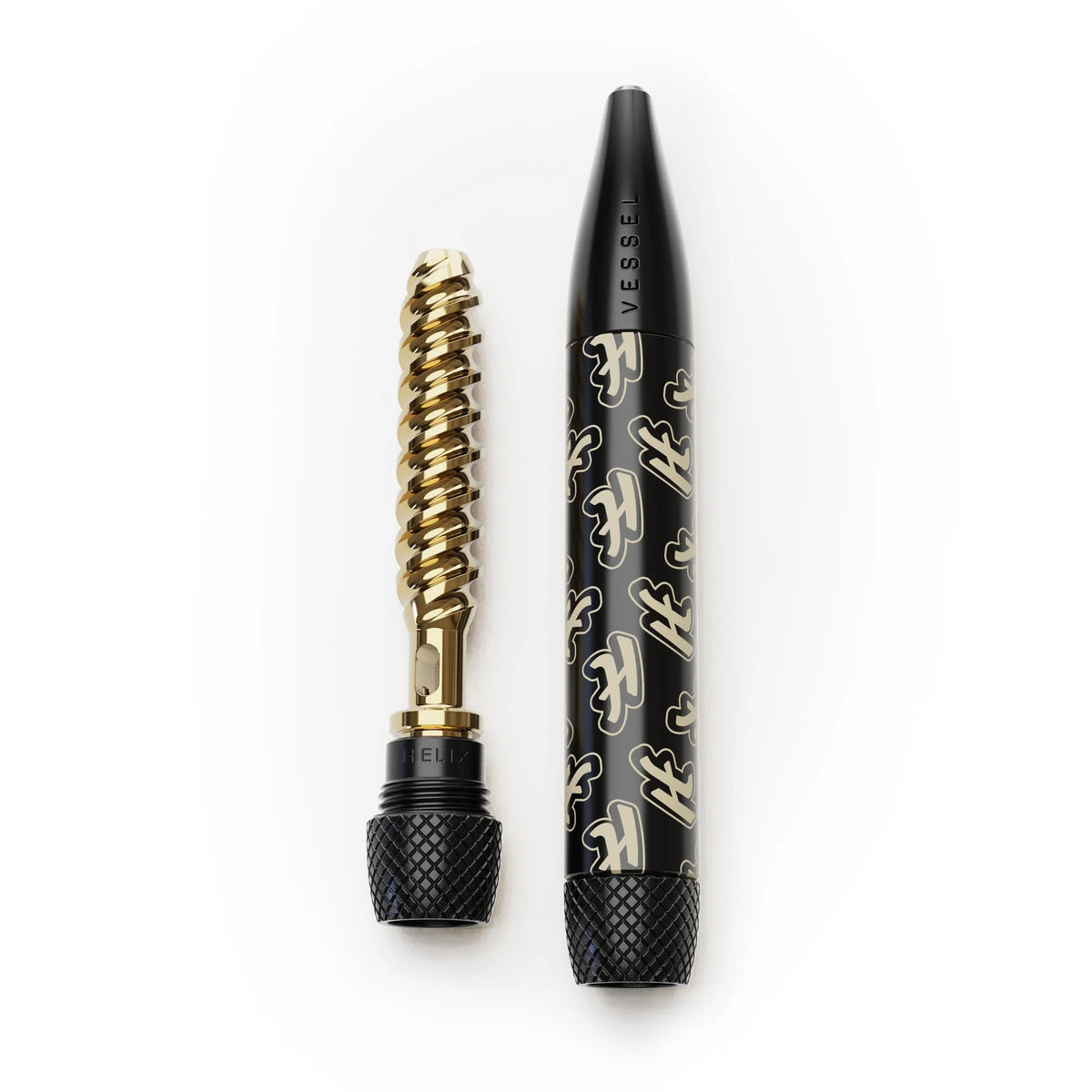 Dispositivo Vessel One Hitter Highsman Edition con spirale dorata e corpo nero in stile penna
