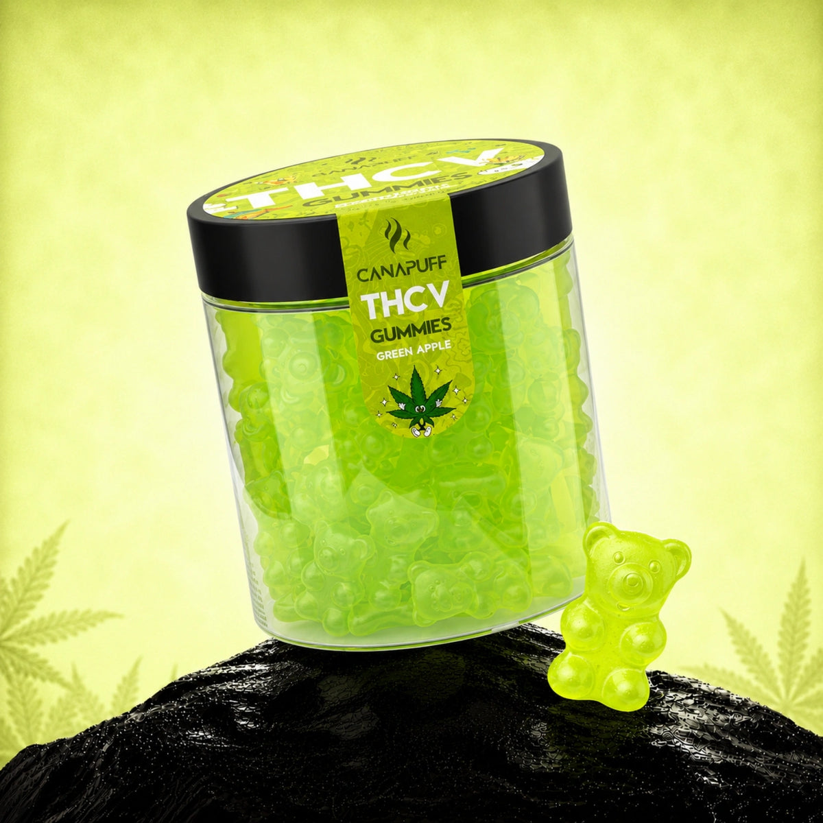 Canapuff THCv Gummies Green Apple in barattolo verde lime con coperchio nero e una gummy in mostra