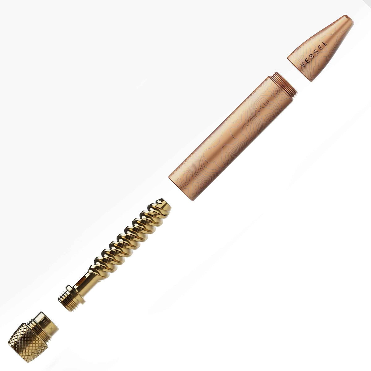Pen Vessel smontata con design oro e blu